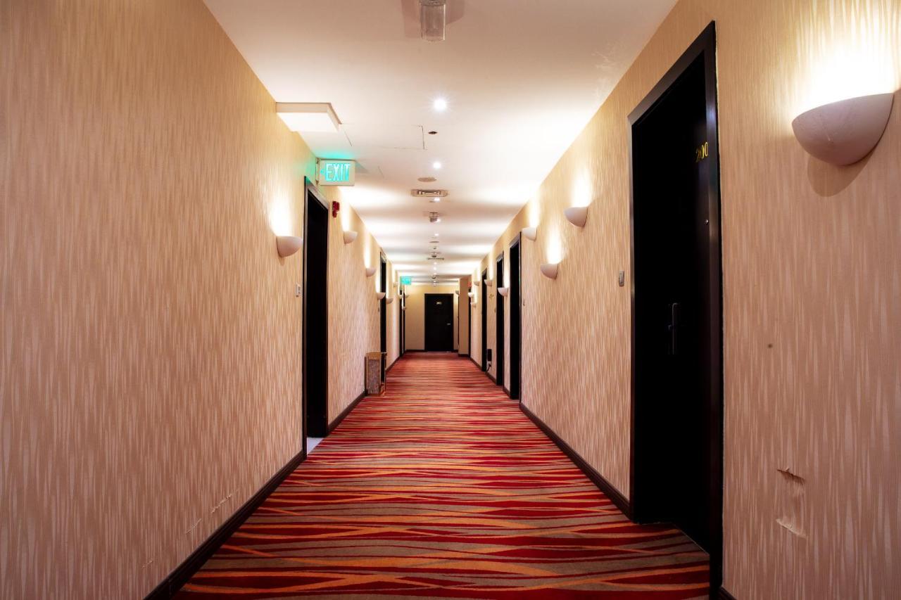Al Mansour Plaza 4* Doha